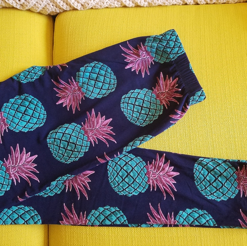 Super Cute SOFT EEVEE Pineapples Leggings